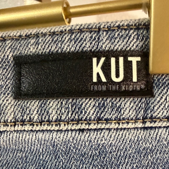 Kut from the Kloth Women's FAB AB ankle straight Jeans in Washed Blue - Picture 5 of 9
